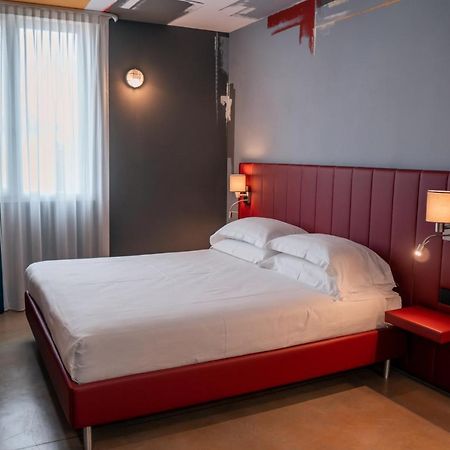 K Modern Hotel Peschiera del Garda Kültér fotó