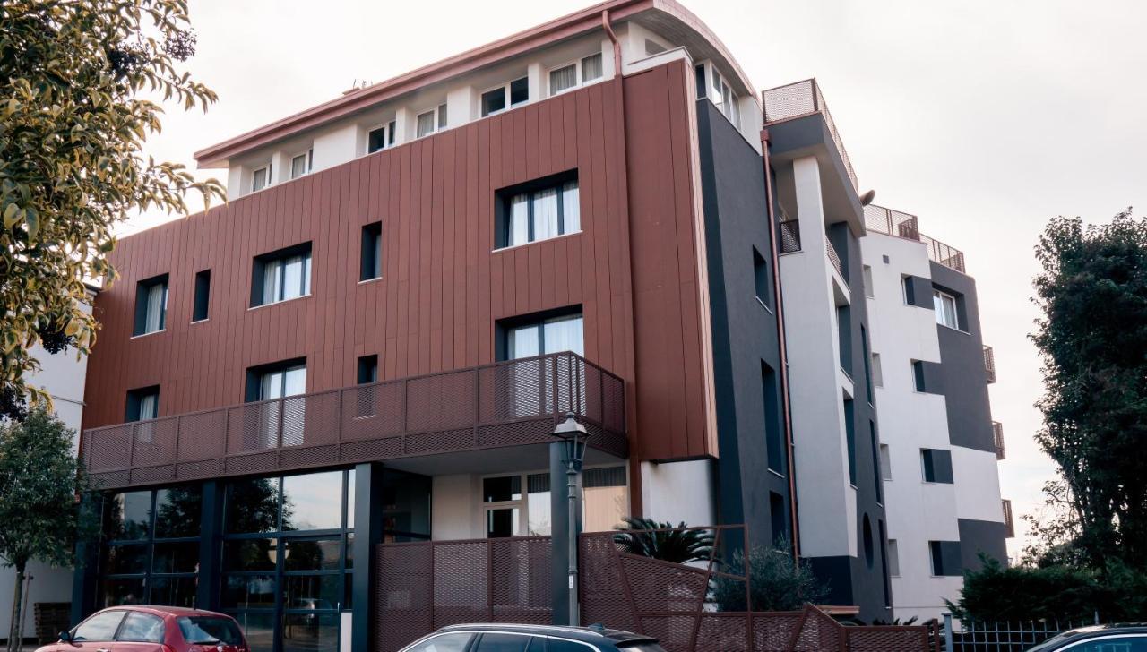 K Modern Hotel Peschiera del Garda Kültér fotó
