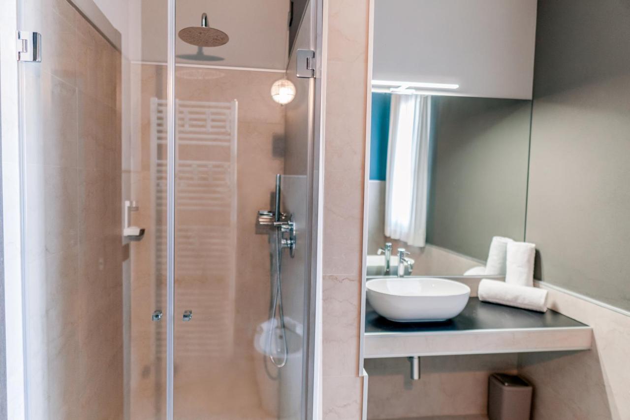 K Modern Hotel Peschiera del Garda Kültér fotó