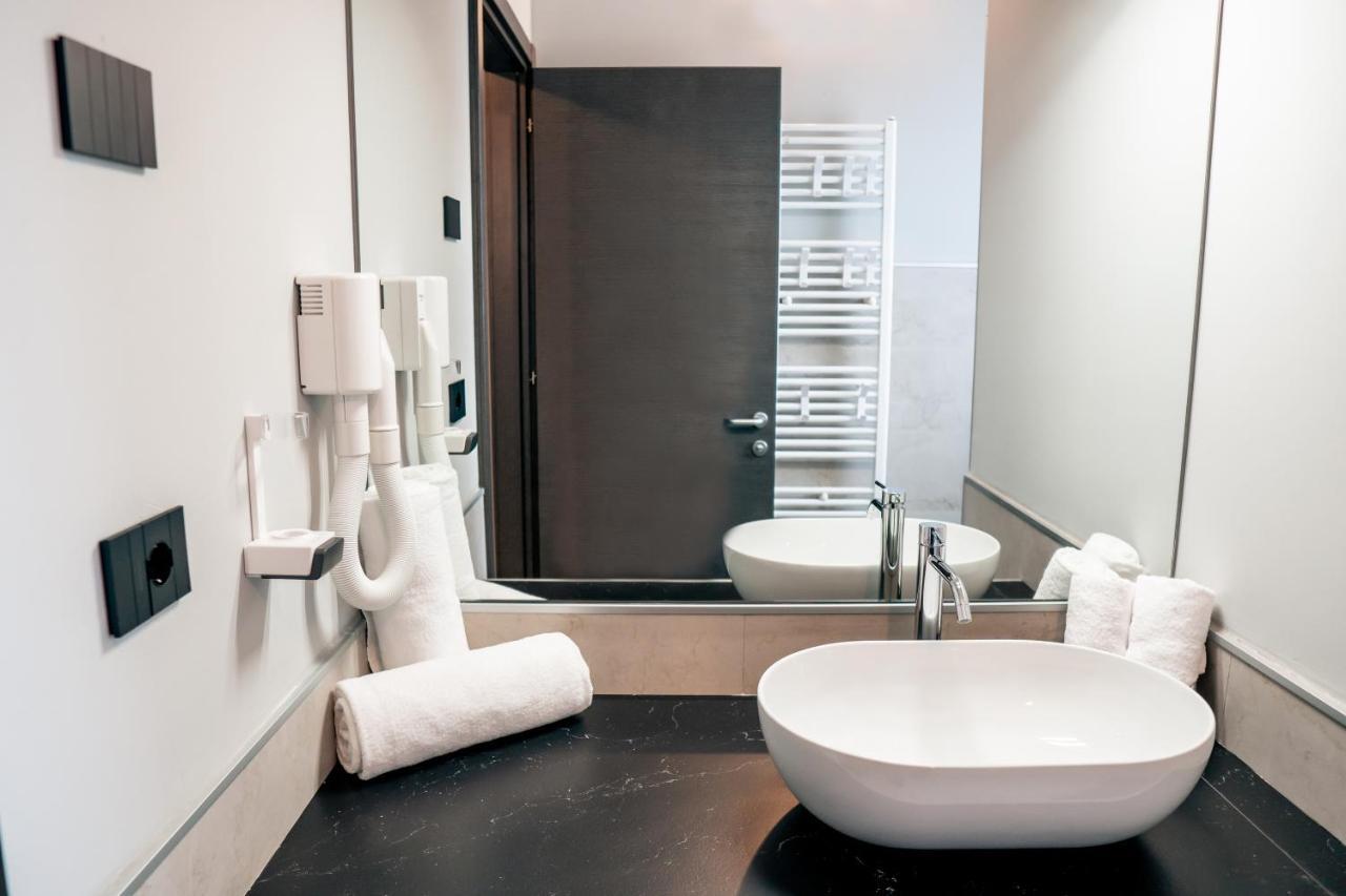 K Modern Hotel Peschiera del Garda Kültér fotó
